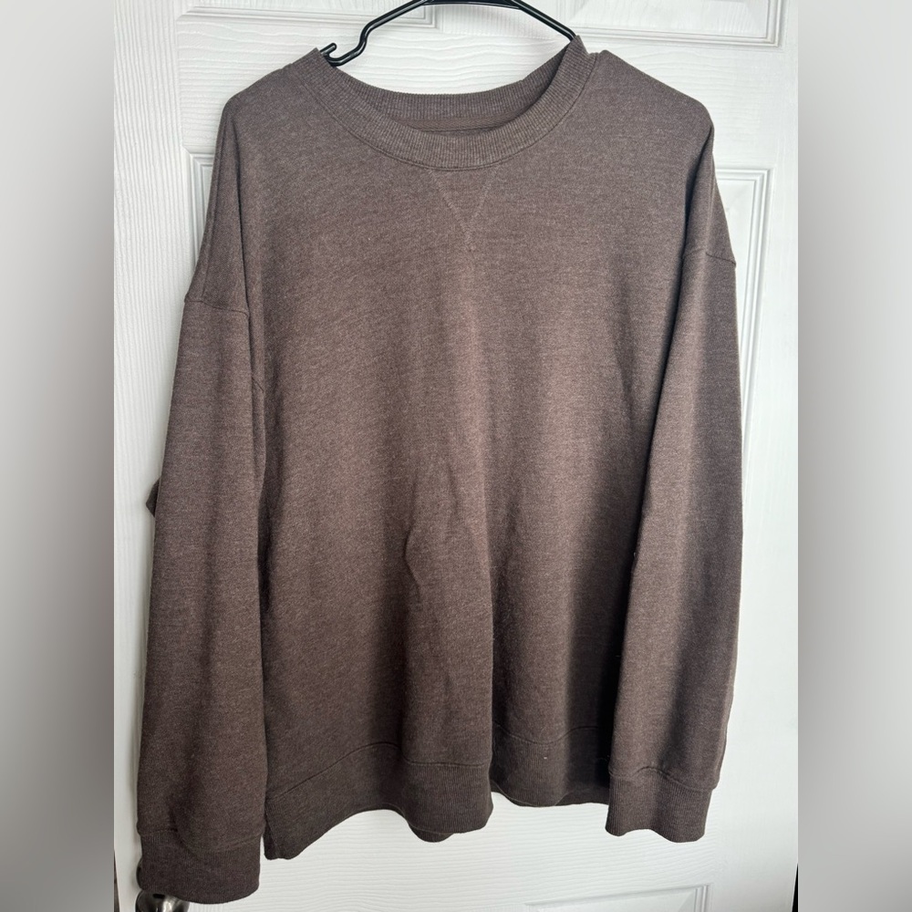 Time and Tru Women’s Brown Crewneck Sweater